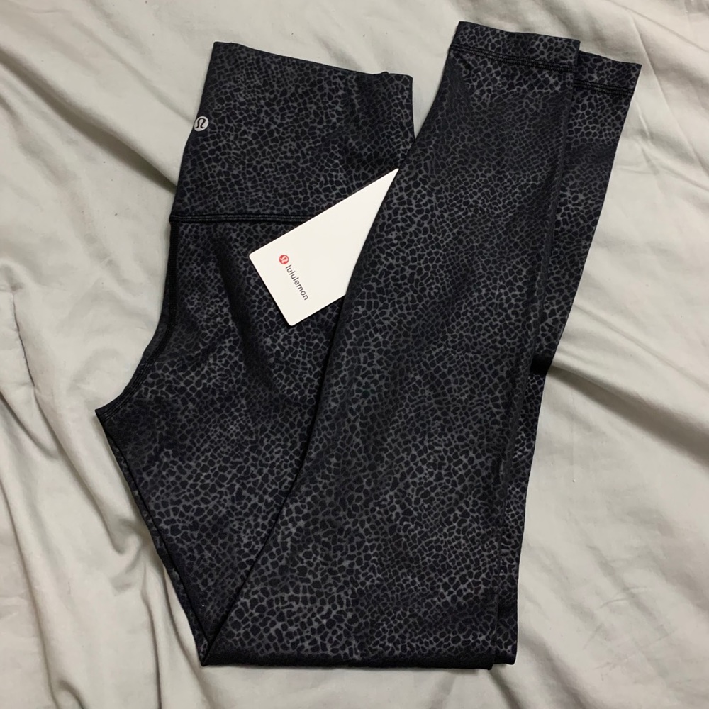 Lululemon Align Leggings Embossed Black Sz 8